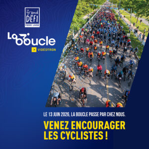 Promotional banner for La boucle Vidéotron showing a large group of cyclists on a road with a blue background and bold yellow text inviting spectators.